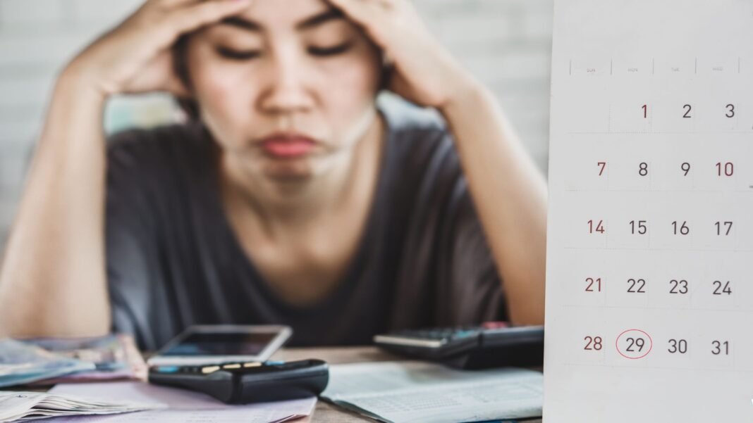 How Monthly Bills Quietly Replaced Savings as a Financial Priority